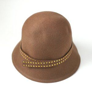 NWT tan gold cloche hat